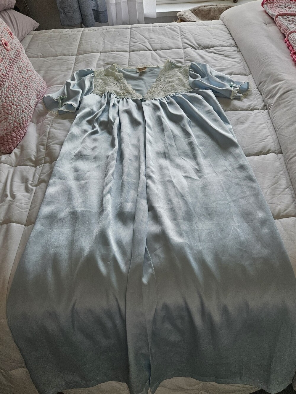 Barbizon Satiny Robe